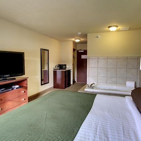 Cobblestone Inn & Suites - Hartington Экстерьер фото