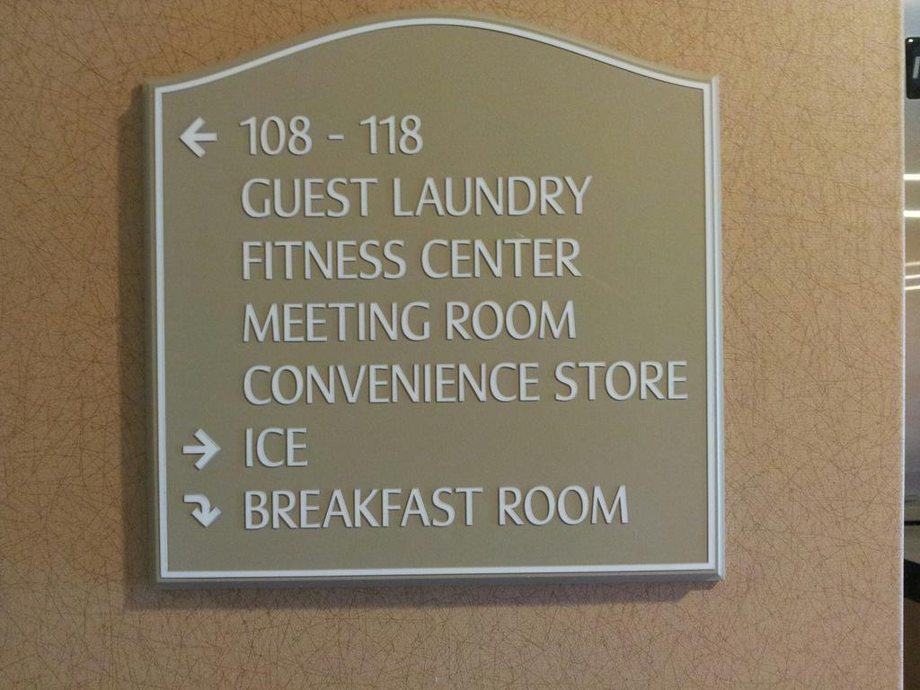 Cobblestone Inn & Suites - Hartington Экстерьер фото