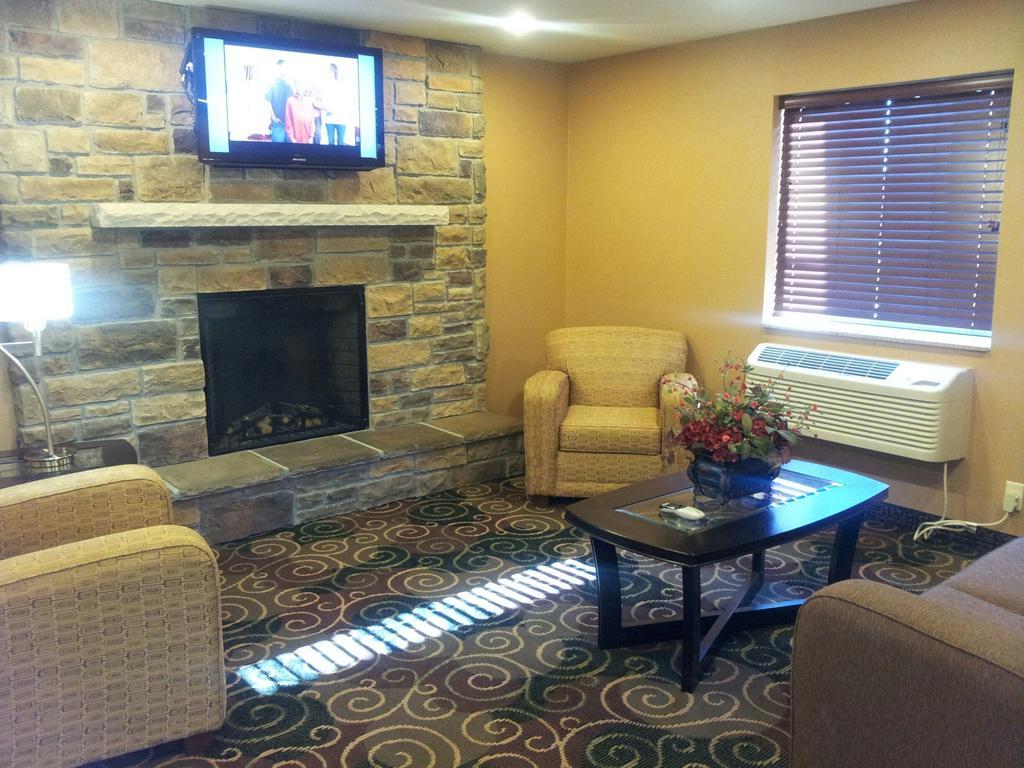 Cobblestone Inn & Suites - Hartington Экстерьер фото