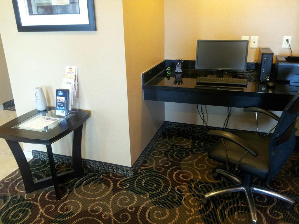 Cobblestone Inn & Suites - Hartington Экстерьер фото