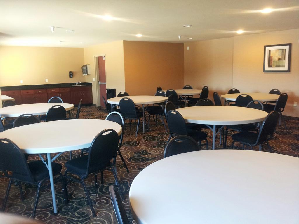 Cobblestone Inn & Suites - Hartington Экстерьер фото
