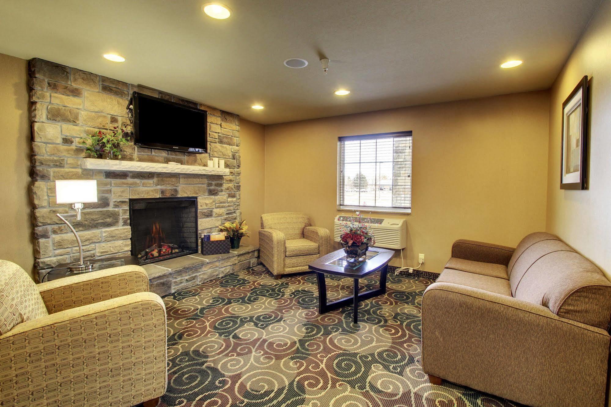 Cobblestone Inn & Suites - Hartington Экстерьер фото