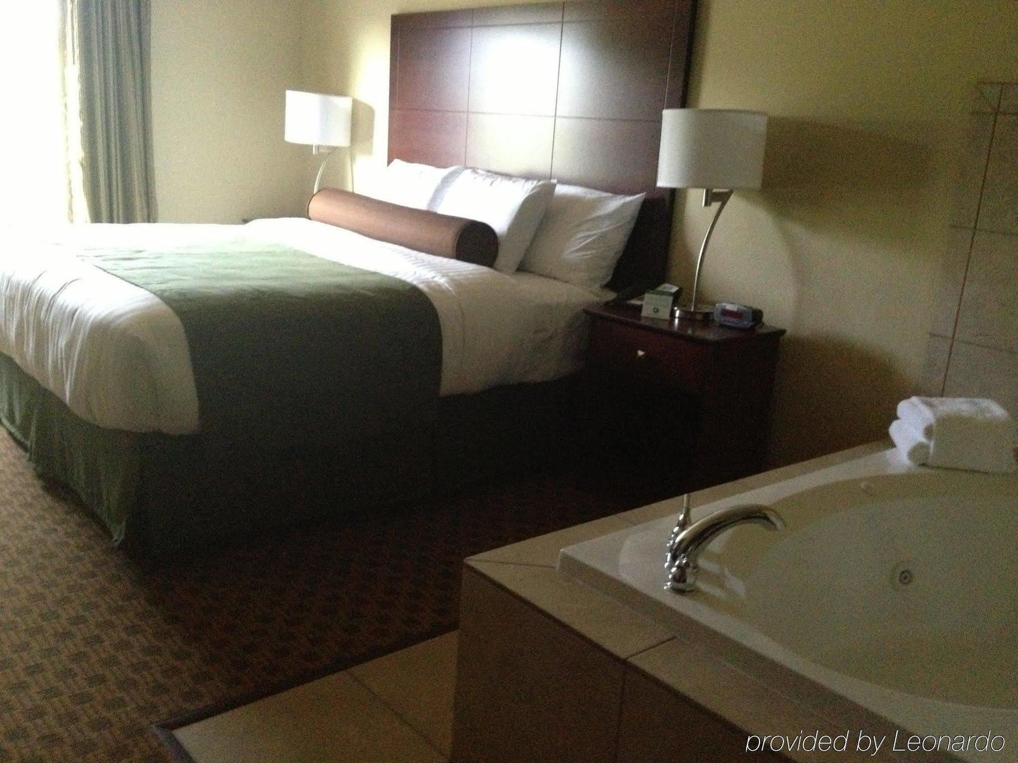 Cobblestone Inn & Suites - Hartington Экстерьер фото