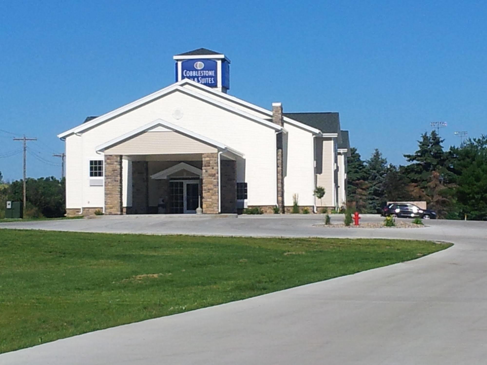 Cobblestone Inn & Suites - Hartington Экстерьер фото