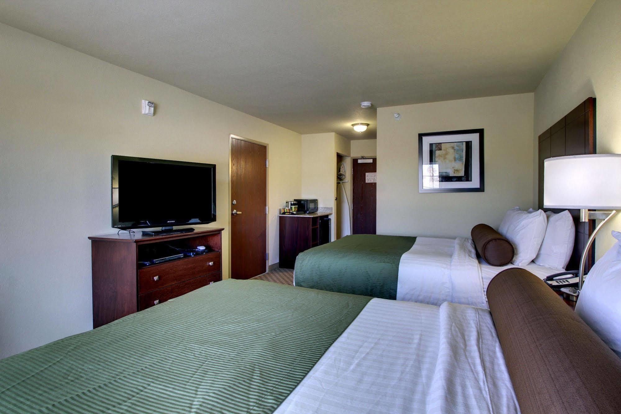 Cobblestone Inn & Suites - Hartington Экстерьер фото