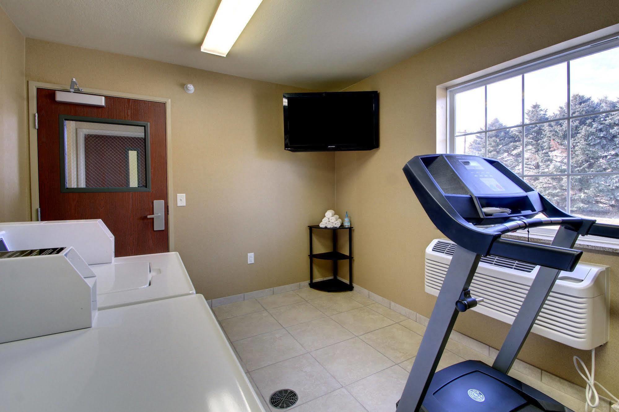 Cobblestone Inn & Suites - Hartington Экстерьер фото